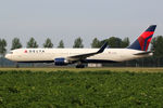 N177DN @ EHAM - at spl - by Ronald