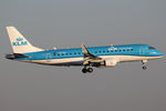 PH-EXI @ EHAM - at spl - by Ronald