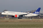 EI-SIA @ EHAM - at spl - by Ronald