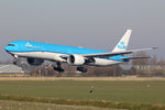 PH-BVU @ EHAM - at spl - by Ronald