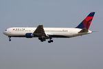 N184DN @ EBBR - at bru - by Ronald