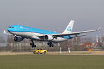 PH-AKA @ EHAM - at spl - by Ronald