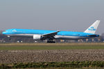 PH-BVS @ EHAM - at spl - by Ronald