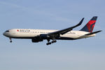 N180DN @ EBBR - at bru - by Ronald