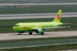 F-WWIU @ LFBO - Airbus A320-214 (cn 5106), Taxiing, Toulouse Blagnac Airport (LFBO-TLS) - by Yves-Q