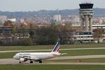 F-GKXD @ LFBO - Airbus A320-214, Taxiing, Toulouse Blagnac Airport (LFBO-TLS) - by Yves-Q
