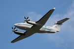 C-FKXC @ CYLW - Take Off to Campell River - by Koala