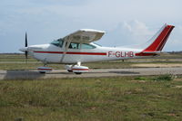 F-GLHB - Aéroport de Montpellier
F-GLHB faisait partie de la flotte de l'aéroclub de Montpellier (2006) - by François Lavergne
