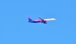 G-WUKK - G-WUKK over the Bristol Channel.