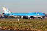 PH-BFU @ EHAM - at spl - by Ronald