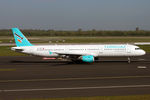 TC-TCF @ EDDL - at dus - by Ronald