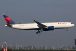 N412DX @ EHAM - at spl - by Ronald