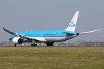 PH-BHD @ EHAM - at spl - by Ronald