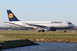 D-AIZG @ EHAM - at spl - by Ronald