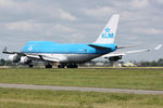 PH-BFU @ EHAM - at spl - by Ronald