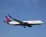 N16065 @ EKCH - N16065 landing rw 04L