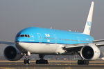 PH-BQH @ EHAM - at spl - by Ronald