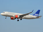 EI-SID @ EKCH - RWY22L - by Lars Baek