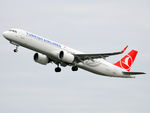 TC-LSB @ EKCH - RWY22R from St. Magleby - by Lars Baek