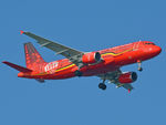 OO-SNA @ EKCH - RWY04L - by Lars Baek