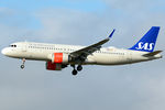 EI-SIA @ EKCH - RWY22L - by Lars Baek