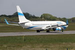 SP-ESH @ LFRB - Boeing 737-81M, Reverse thrust landing rwy 07R, Brest-Bretagne Airport (LFRB-BES) - by Yves-Q