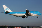 PH-BFN @ EHAM - at spl - by Ronald