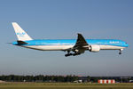 PH-BVC @ EHAM - at spl - by Ronald