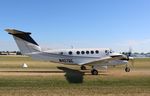 N427GC @ KOSH - Beech B200