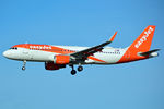 OE-IZO @ EKCH - RWY22L