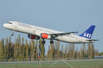 OY-KBK @ EKCH - RWY22R - by Lars Bæk