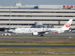 JA612J @ RJTT - Happiest Celebration! (Disney Tokyo Resort) - by Micha Lueck