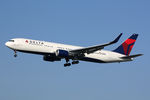 N16065 @ EHAM - at spl - by Ronald