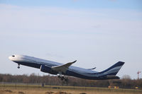 OY-VKJ @ CPH - OY-VKJ taking off rw 22R - by Erik Oxtorp