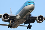 PH-BVA @ EHAM - at spl - by Ronald