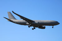 ZZ330 @ CPH - ZZ330 landing rw 04L - by Erik Oxtorp