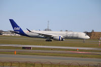 SE-RSD @ CPH - SE-RSD taxi for takeoff rw 04R - by Erik Oxtorp