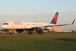 N723TW @ LFPG - at cdg - by Ronald