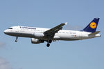D-AIZE @ EDDF - at fra - by Ronald