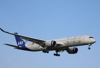 SE-RSF @ CPH - SE-RSF landing rw 04L - by Erik Oxtorp