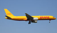 OE-LNF @ CPH - OE-LNF landing rw 04L - by Erik Oxtorp