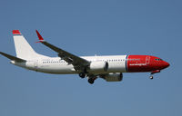 LN-FGJ @ CPH - LN-FGJ landing rw 04L - by Erik Oxtorp