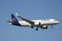 D-AINW @ CPH - D-AINW landing rw 04L - by Erik Oxtorp