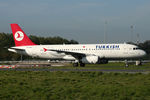 TC-JPS @ LFPG - at cdg - by Ronald
