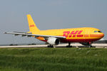 EI-EAC @ EHAM - at spl - by Ronald