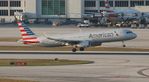N136AN @ KMIA - AAL A321 zx - by Florida Metal