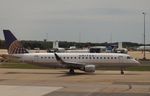 N88359 @ KIAD - ERJ 170-200LR