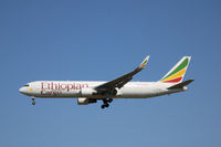 ET-ALO @ CPH - ET-ALO landing rw 22L - by Erik Oxtorp