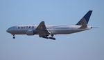 N211UA @ KLAX - UAL 772 zx - by Florida Metal