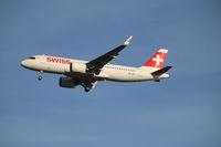 HB-JDD @ CPH - HB-JDD landing rw 04R - by Erik Oxtorp
